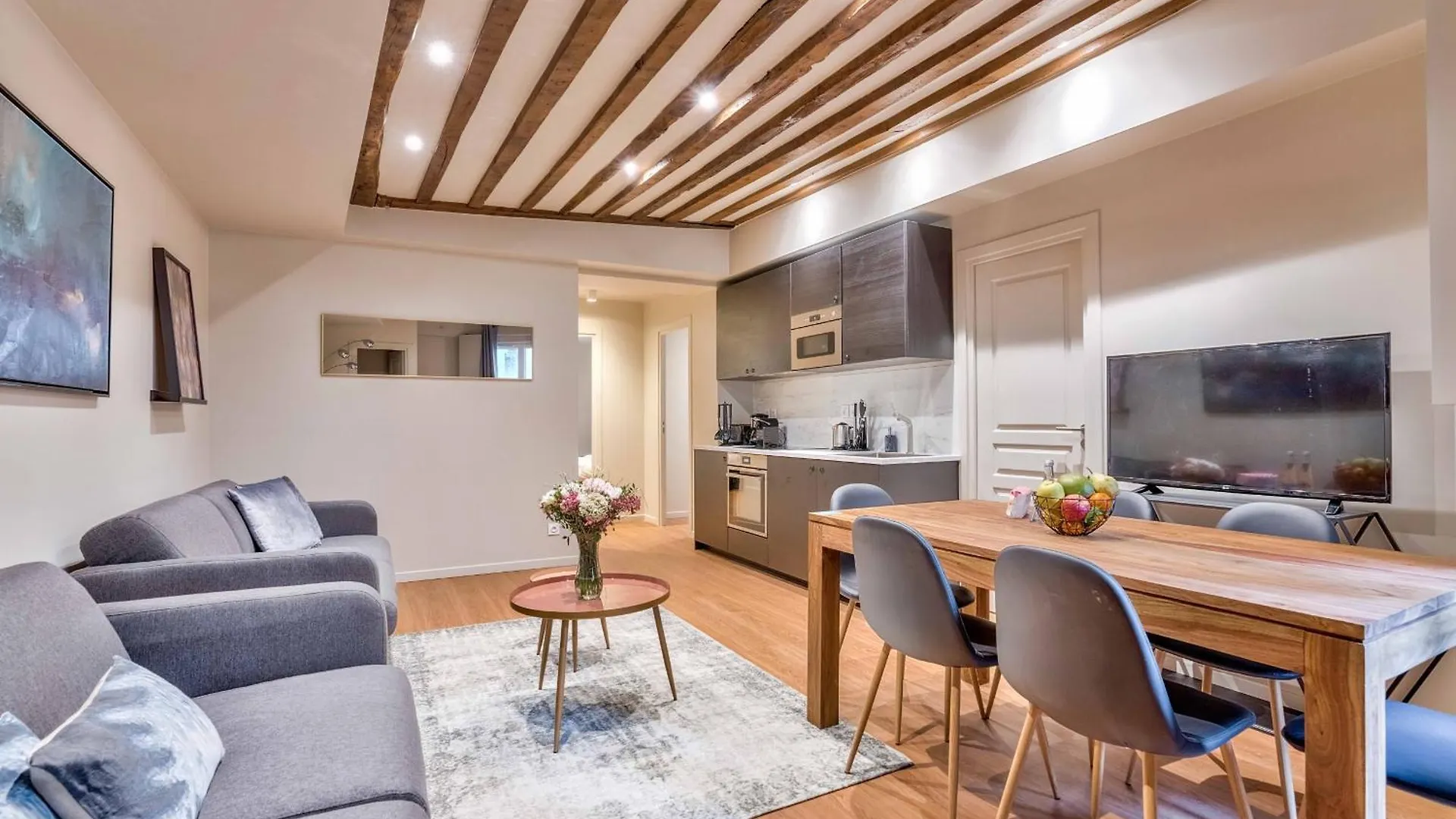 Apartment Urban Flat 02 - Beautiful 4 Bdr Flat In Heart Of